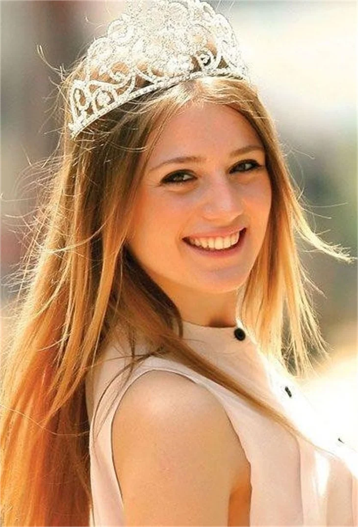 Gizem Karaca kendi galasını kaçırdı!