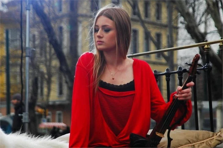 Gizem Karaca kendi galasını kaçırdı!
