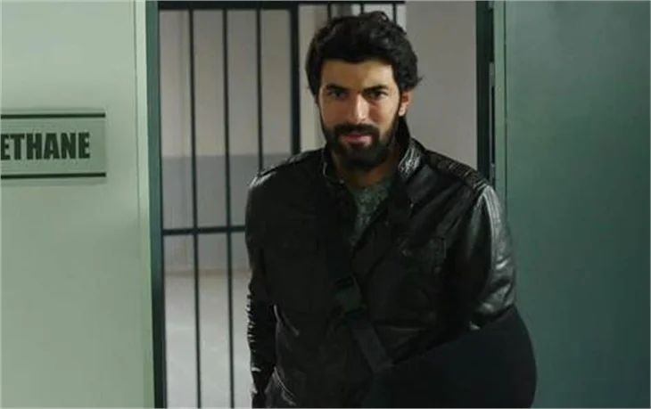 Kara Para Aşk'ta Ömer, Elif'i kurtarabilecek mi?