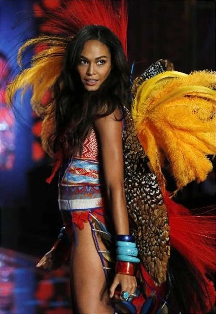 Victoria’s Secret Melekleri yine büyüledi