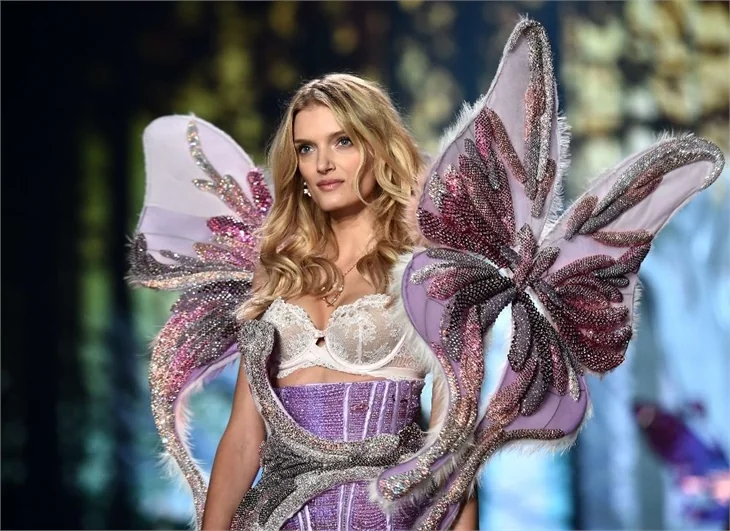 Victoria’s Secret Melekleri yine büyüledi