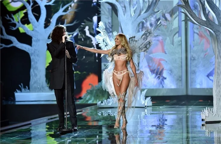 Victoria’s Secret Melekleri yine büyüledi