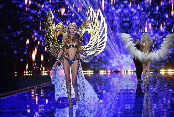 Victoria’s Secret Melekleri yine büyüledi