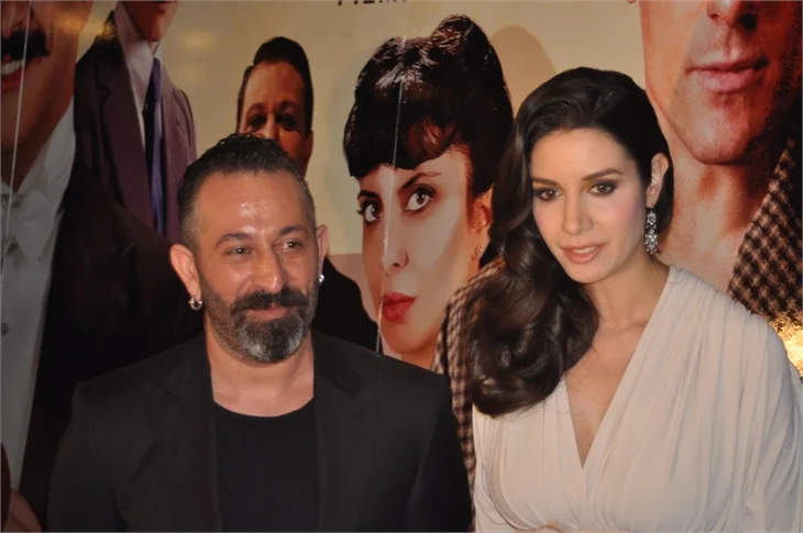 Cem Yılmaz'la boşandı ama...