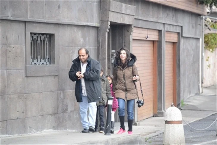 Arap turistler kaldıkları evi bastı!