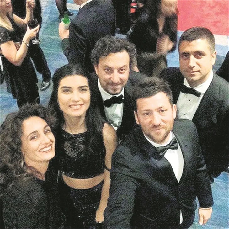 'Kara Para Aşk'ta Ömer'den Elif'e evlilik teklifi!