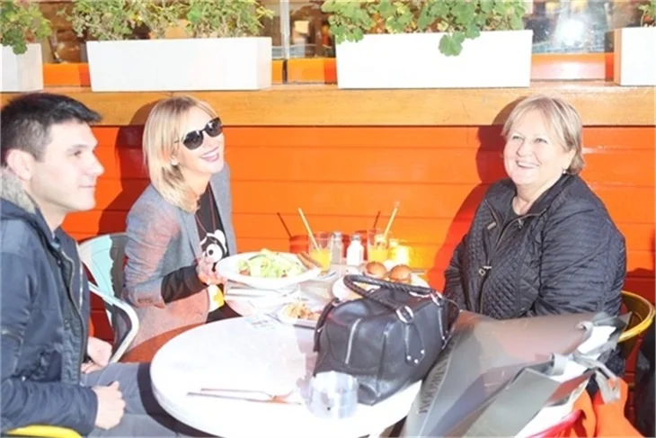 Ece Erken oğlunun fotoğraflarını satacak mı?