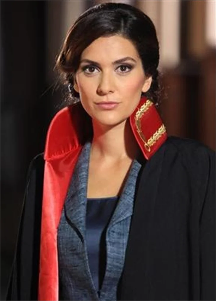 Bergüzar Korel 'Paramparça' sorusuna ne dedi?