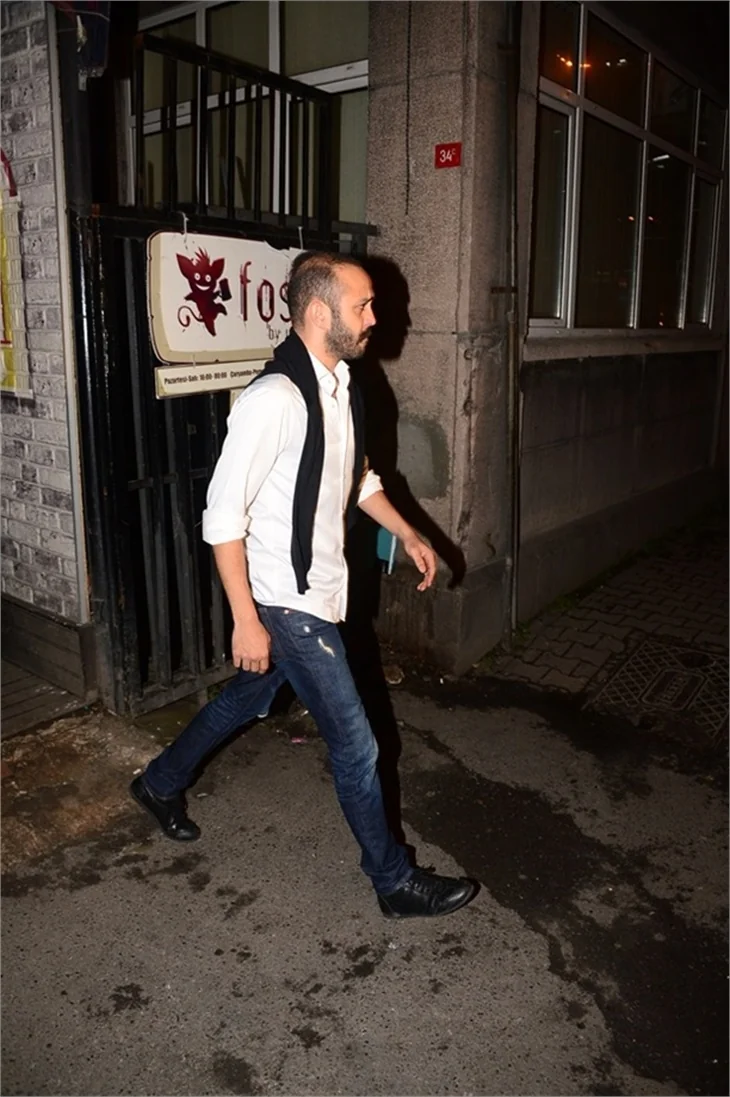 Bergüzar Korel'in partisine ünlü akını!