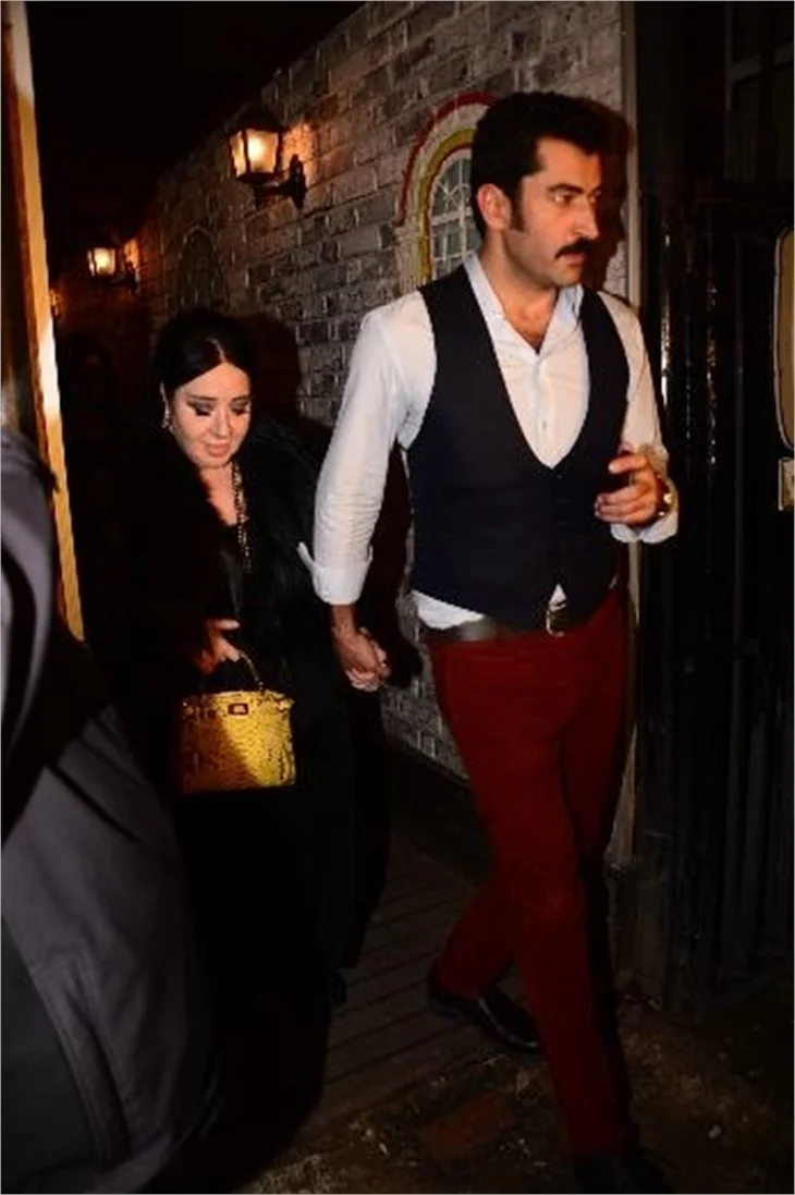 Bergüzar Korel'in partisine ünlü akını!