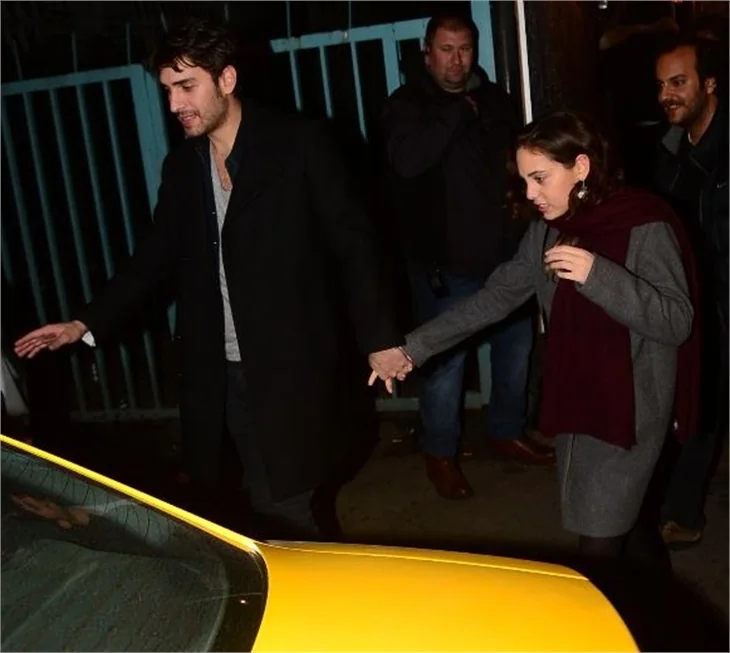 Bergüzar Korel'in partisine ünlü akını!