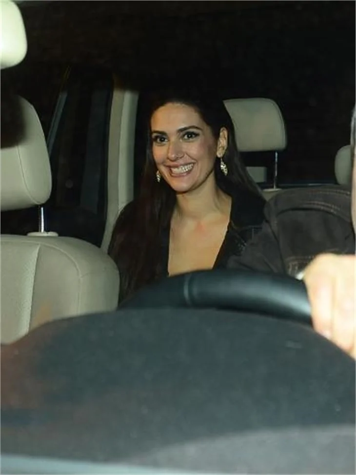 Bergüzar Korel'in partisine ünlü akını!