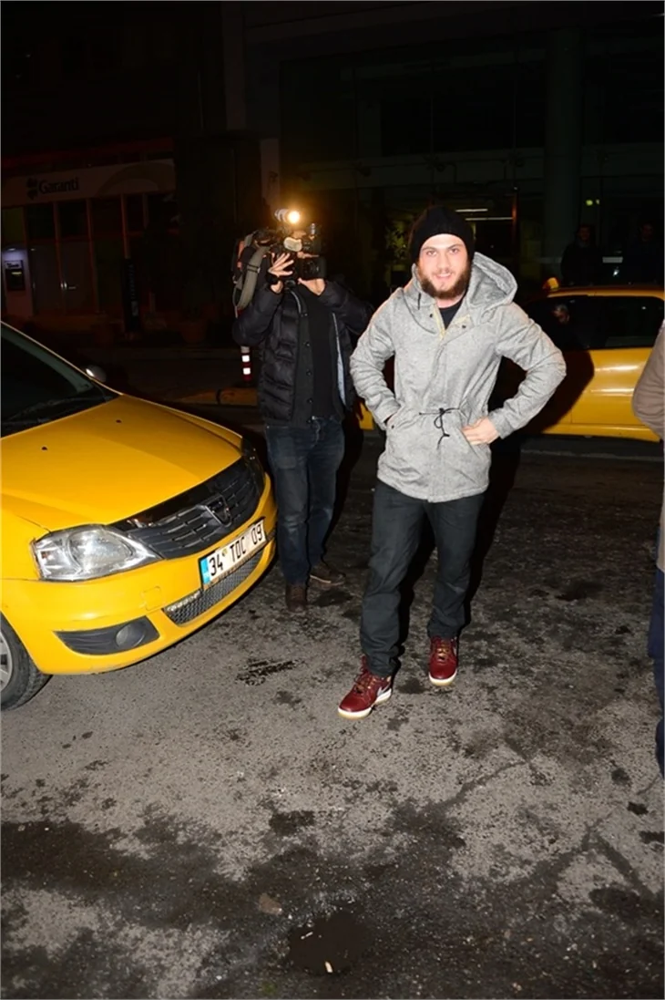 Bergüzar Korel'in partisine ünlü akını!