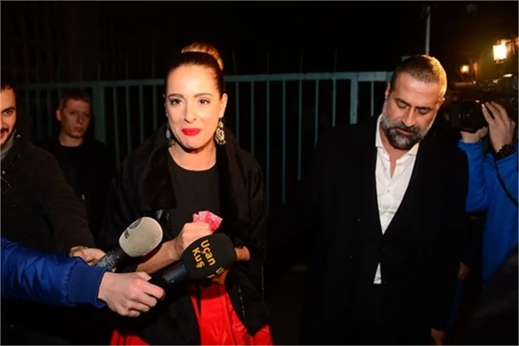 Bergüzar Korel'in partisine ünlü akını!