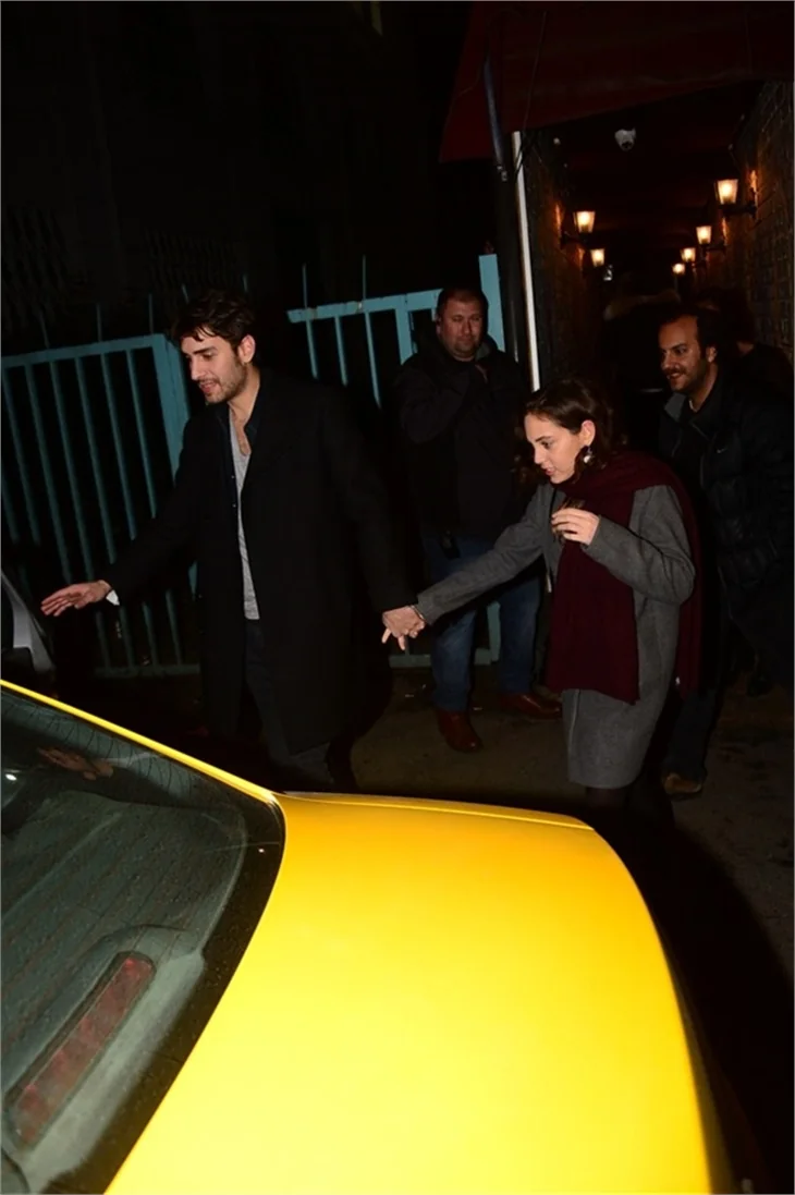 Bergüzar Korel'in partisine ünlü akını!