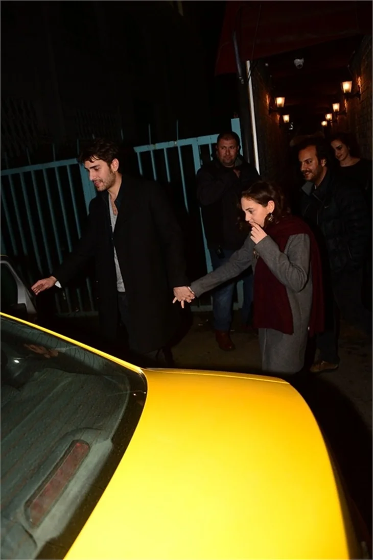 Bergüzar Korel'in partisine ünlü akını!