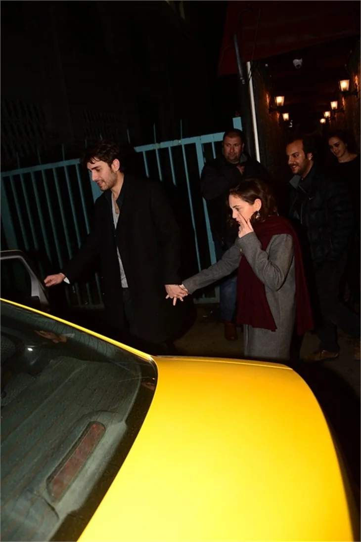 Bergüzar Korel'in partisine ünlü akını!