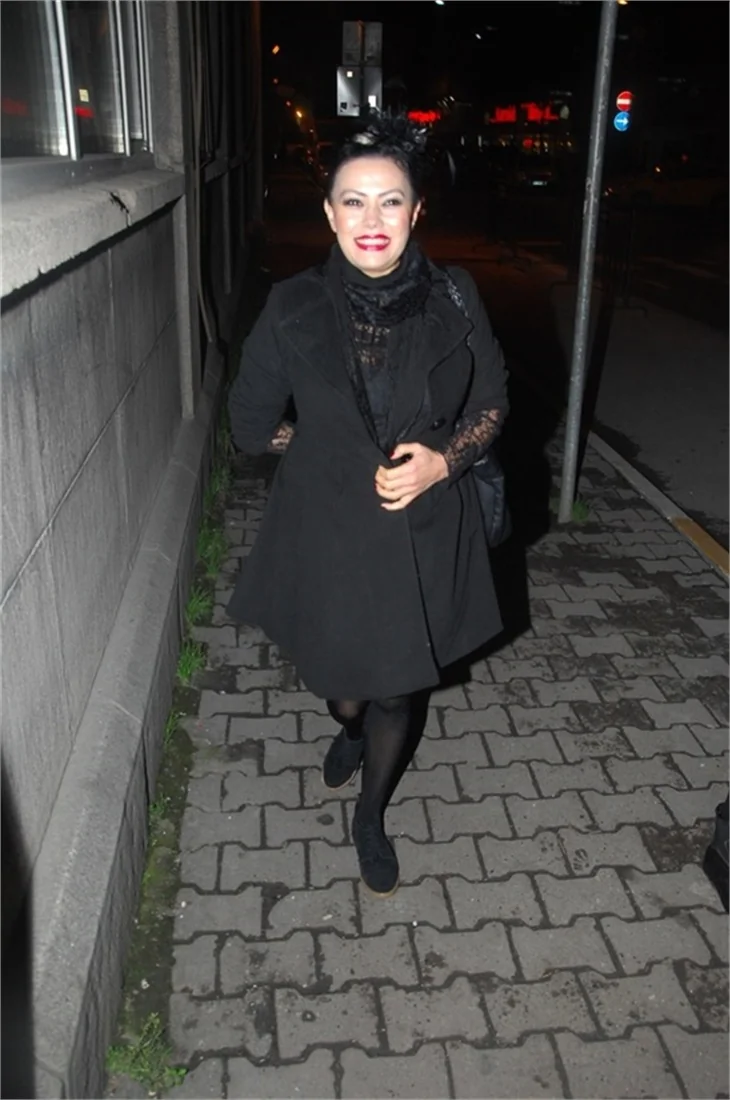 Bergüzar Korel'in partisine ünlü akını!