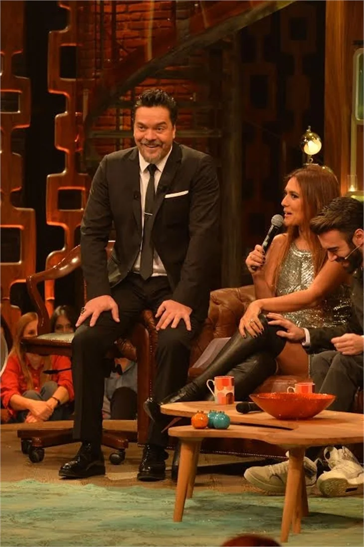 Beyaz Show'da kahkaha tufanı!