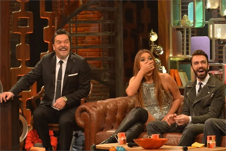 Beyaz Show'da kahkaha tufanı!