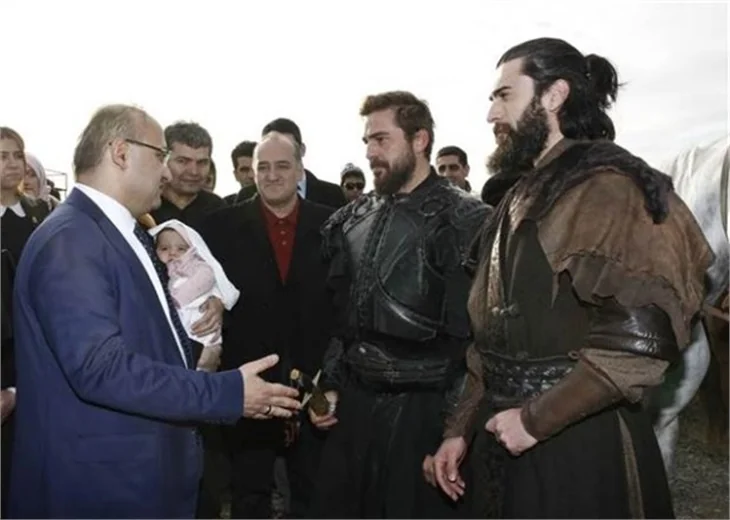 Diriliş "Ertuğul" dizi setine sürpriz ziyaret