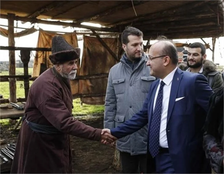 Diriliş "Ertuğul" dizi setine sürpriz ziyaret