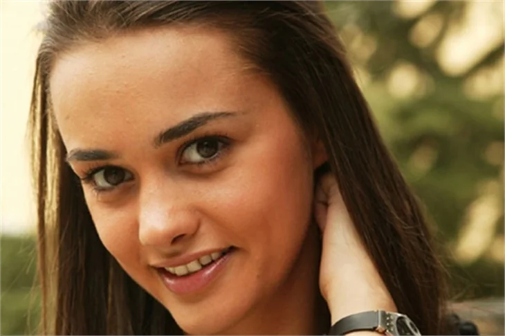 Hande Soral ve Güntaç Özdemir dudak dudağa!