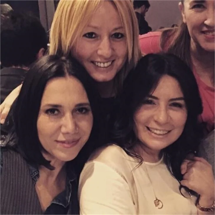 Feraye Tanyolaç ve Zehra Çilingiroğlu'nun inanılmaz benzerliği!