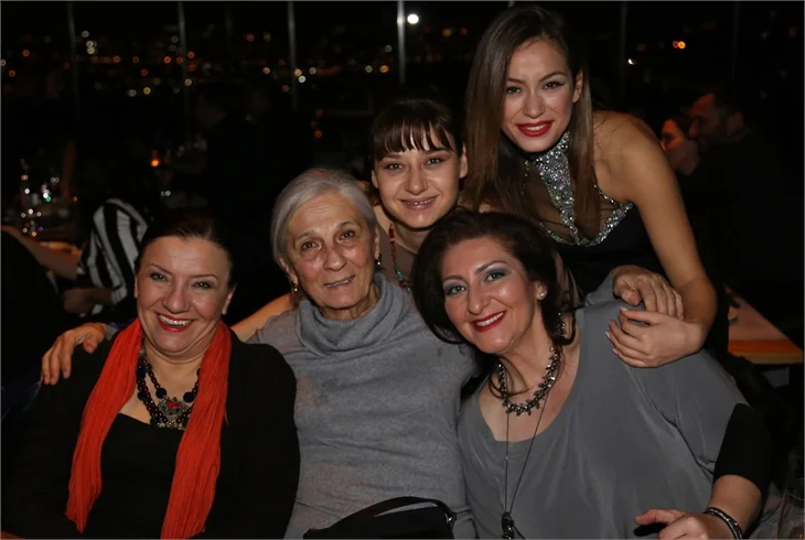 "Kocamın Ailesi" yeni yılı kutladı!