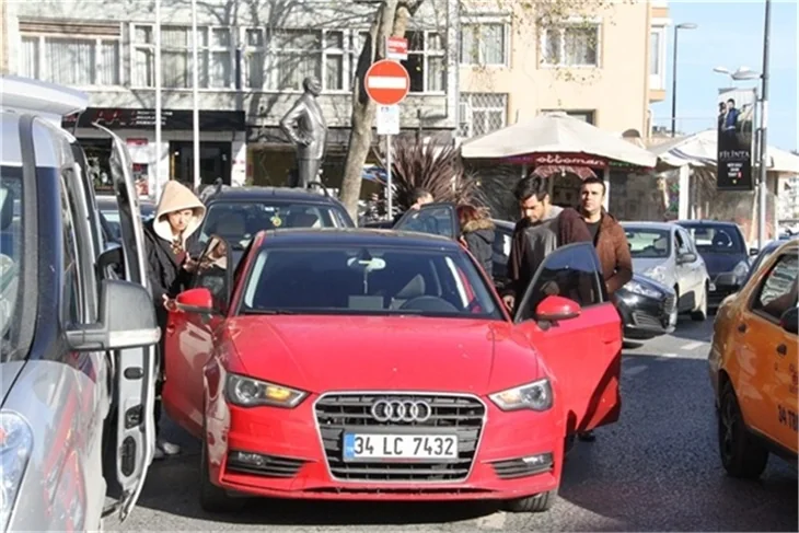 ‘Kiraz Mevsimi’nde set aşkı gerçek mi oldu?