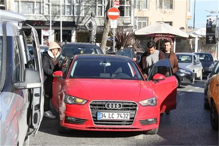 ‘Kiraz Mevsimi’nde set aşkı gerçek mi oldu?