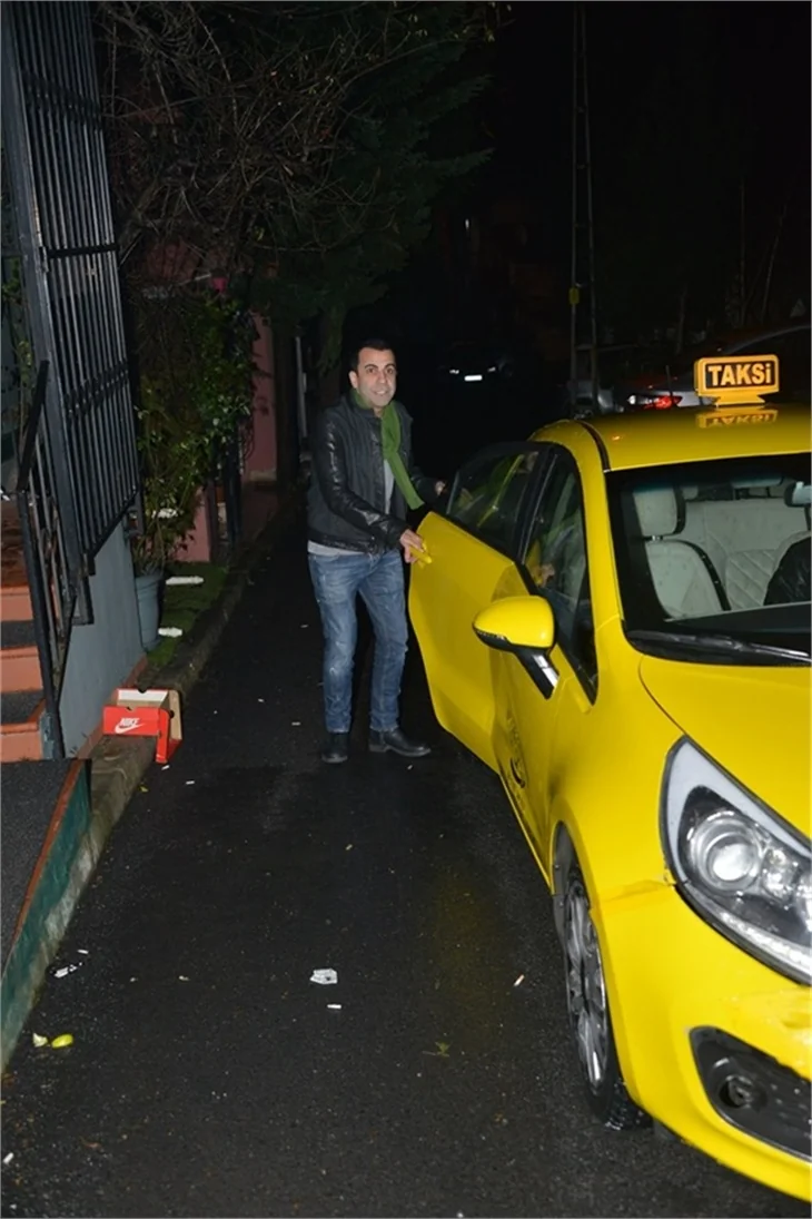 Begüm Birgören ev partisi verdi!