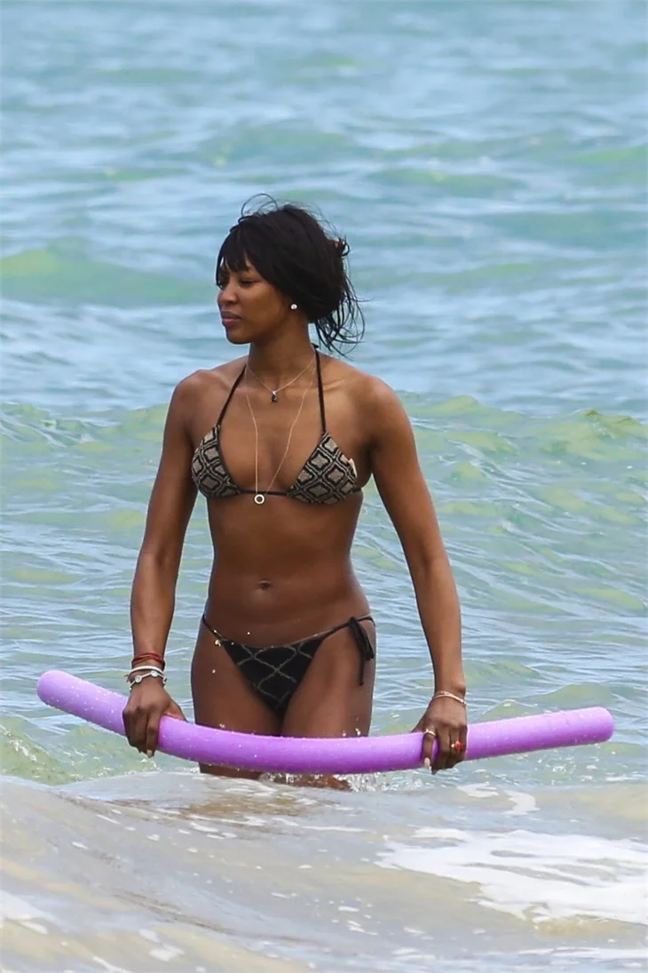 Kate Moss ve Naomi Campbell Brezilya sahillerinde