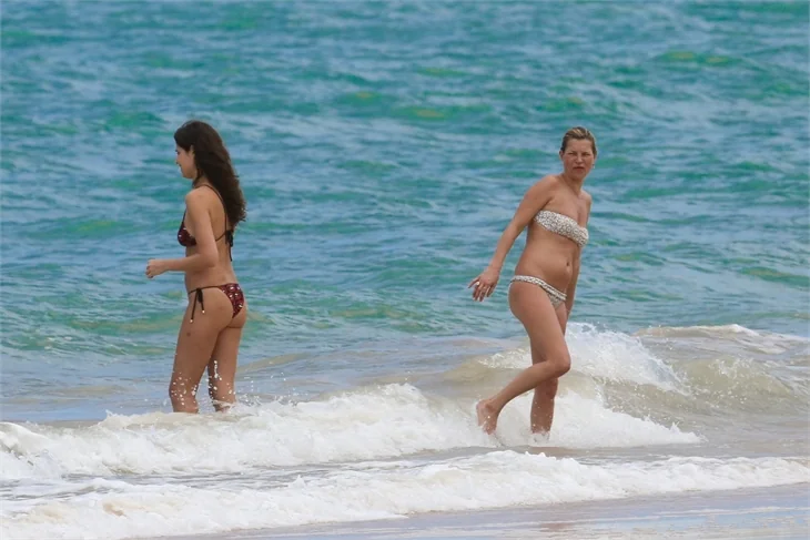 Kate Moss ve Naomi Campbell Brezilya sahillerinde