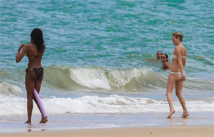 Kate Moss ve Naomi Campbell Brezilya sahillerinde