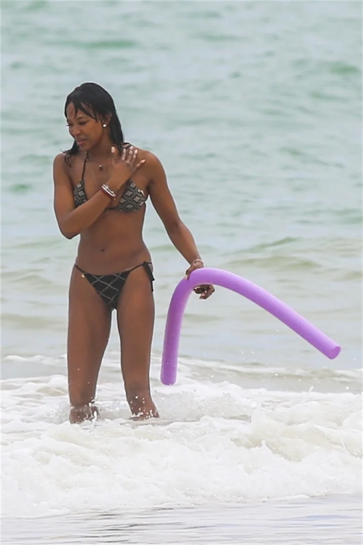 Kate Moss ve Naomi Campbell Brezilya sahillerinde