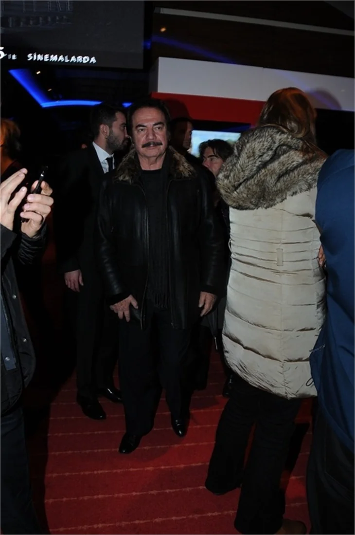 Mucize filminin galasına ünlü yağmuru!