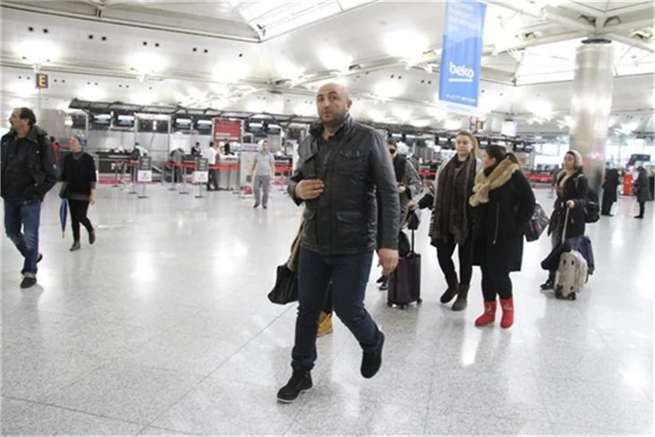 Ünlüler yılbaşı tatili için havaalanında
