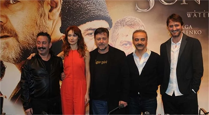 Russell Crowe'a memleketinde şok!