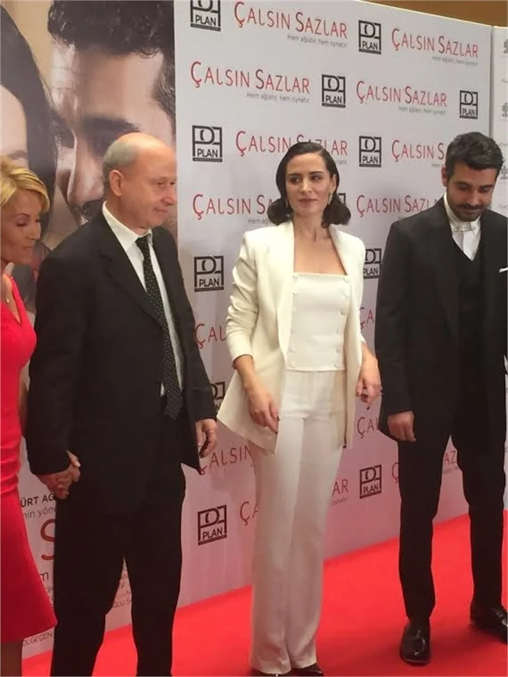 'Çalsın Sazlar' filminin galasına ünlü akını!