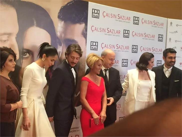 'Çalsın Sazlar' filminin galasına ünlü akını!