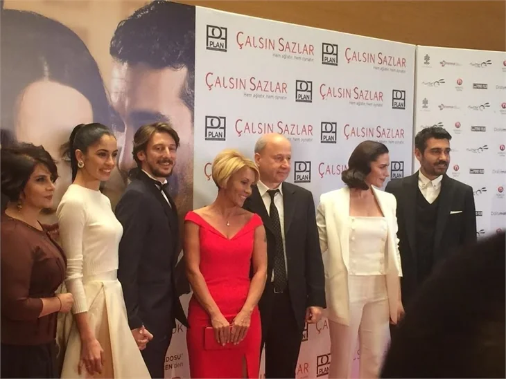 'Çalsın Sazlar' filminin galasına ünlü akını!