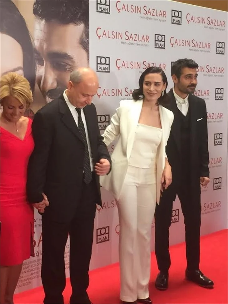'Çalsın Sazlar' filminin galasına ünlü akını!
