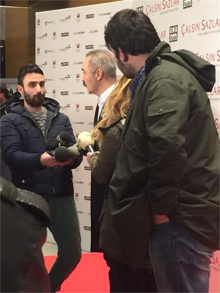 'Çalsın Sazlar' filminin galasına ünlü akını!