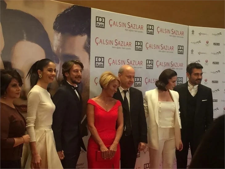 'Çalsın Sazlar' filminin galasına ünlü akını!