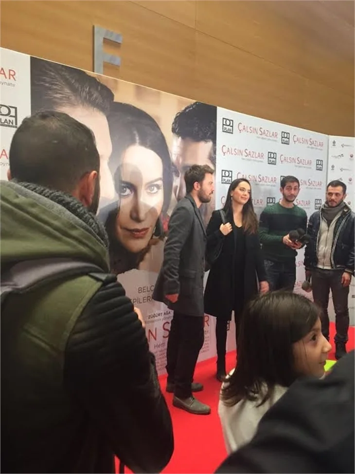 'Çalsın Sazlar' filminin galasına ünlü akını!