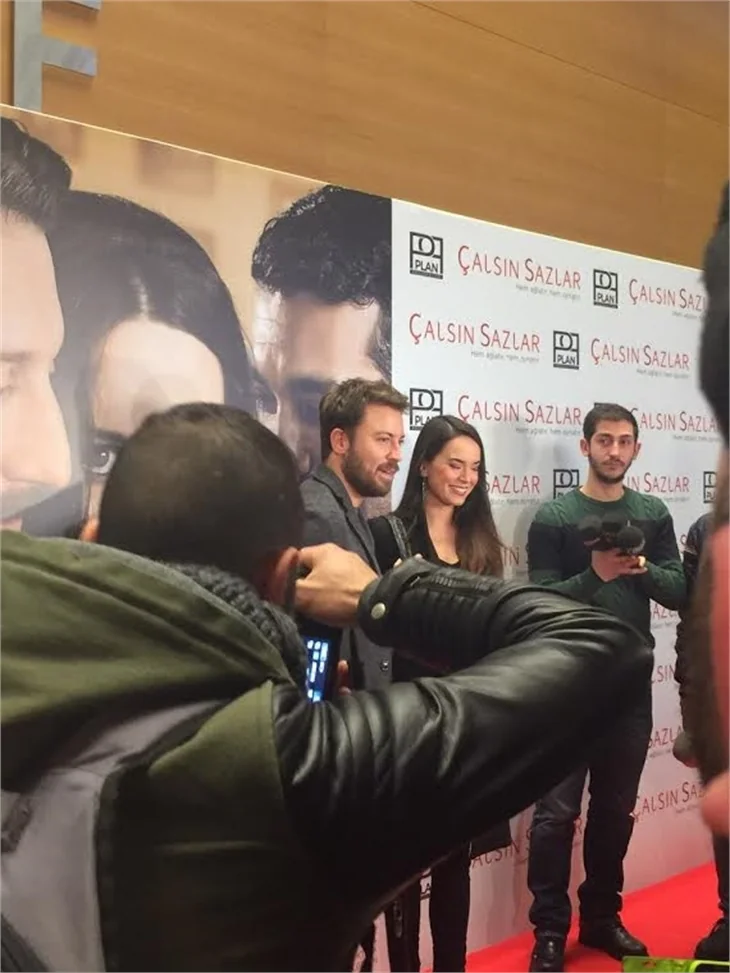 'Çalsın Sazlar' filminin galasına ünlü akını!