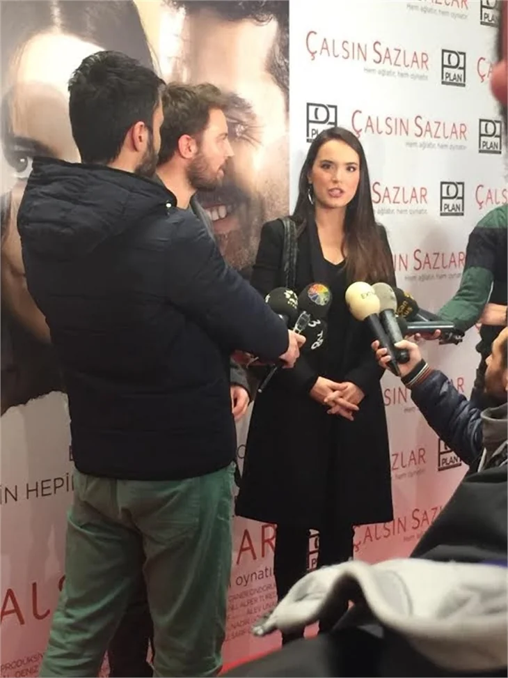 'Çalsın Sazlar' filminin galasına ünlü akını!