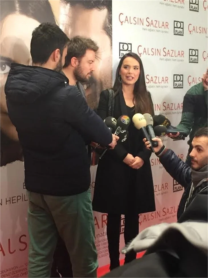 'Çalsın Sazlar' filminin galasına ünlü akını!