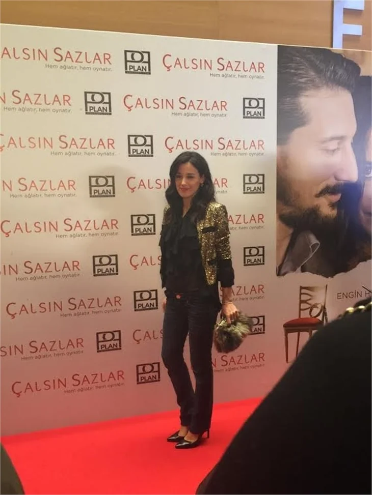 'Çalsın Sazlar' filminin galasına ünlü akını!